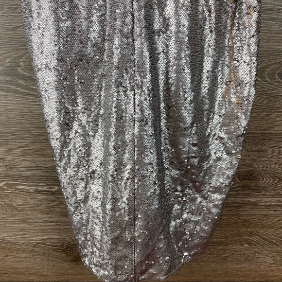 Harlyn Plunge Sequin Halter Dress NWOT - Picture 6 of 12